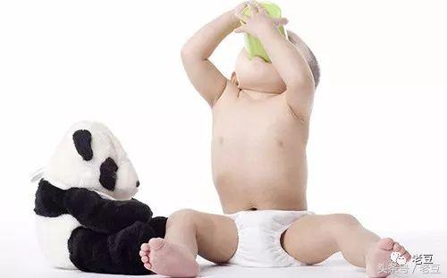 宝宝喝水补水的正确方法,宝宝秋冬季喝水