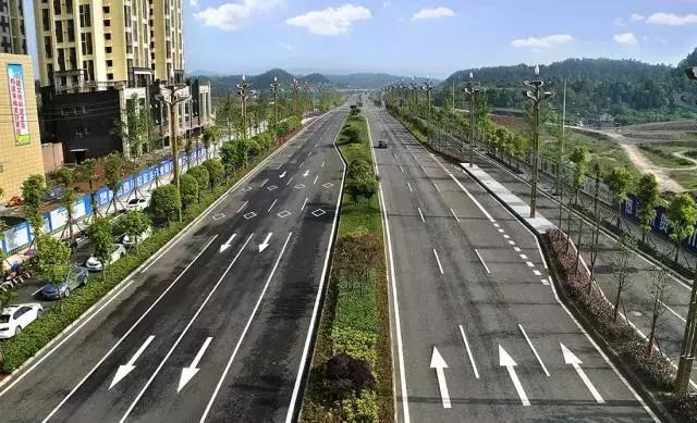 大家好,我来介绍一下恩阳“川东北综合交通新枢纽”是如何炼成的