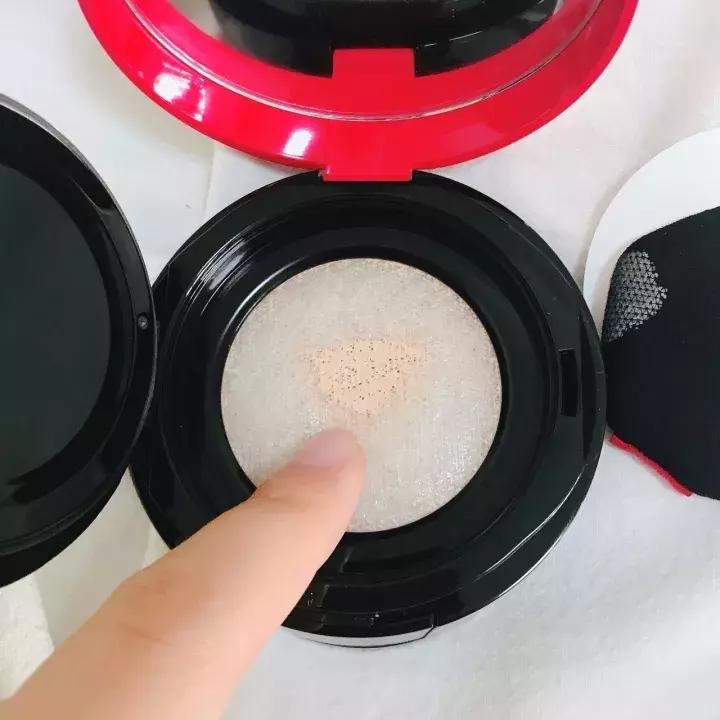 推荐阿玛尼黑气垫,阿玛尼红气垫真实测评瑕疵皮