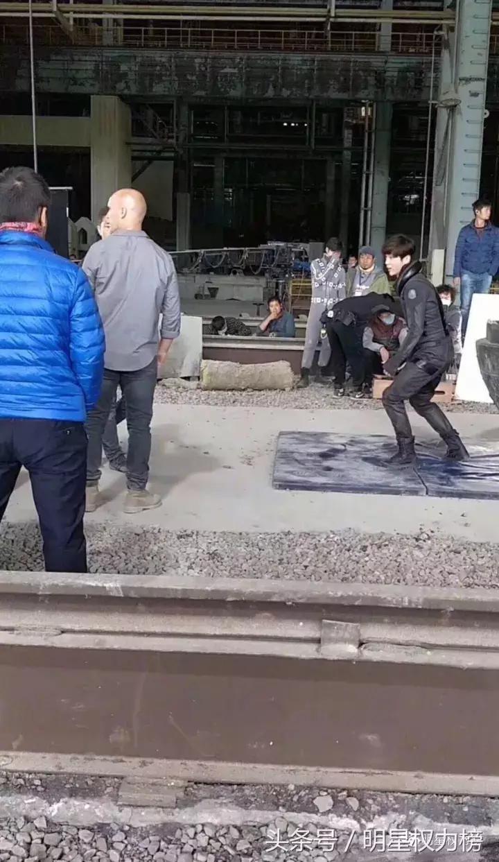 鹿晗演绎科技范儿，陈伟霆荷尔蒙爆棚？路透来袭你最期待哪部作品