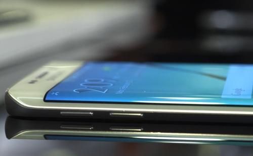 现在的手机直面屏和曲面屏的发展,手机曲面屏未来发展趋势