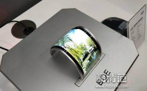 现在的手机直面屏和曲面屏的发展,手机曲面屏未来发展趋势