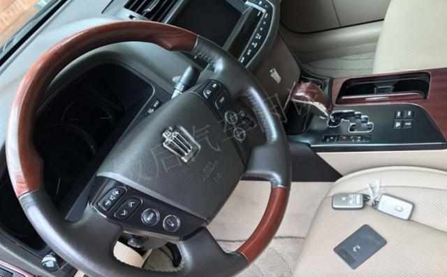 30多万买的丰田皇冠,花30万买丰田