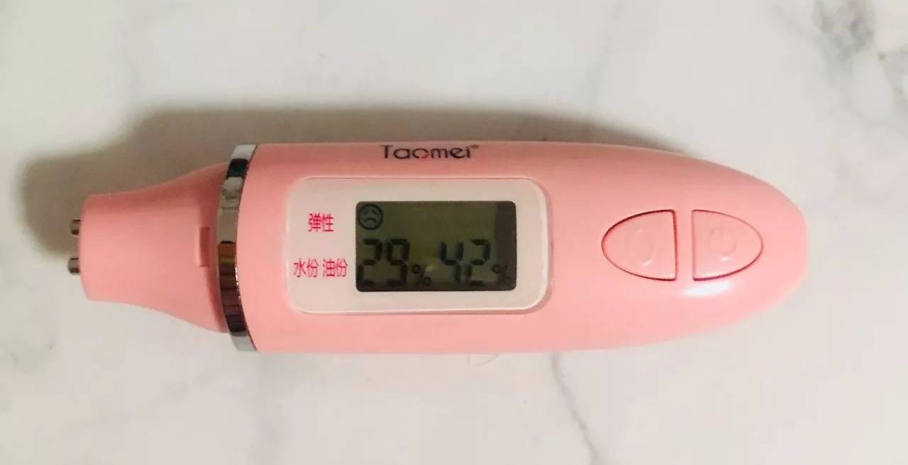 换季皮肤长痘干燥起皮怎么办,秋冬换季皮肤爆痘急救