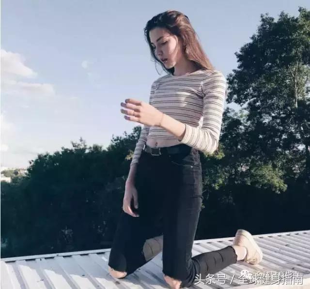 俄罗斯模特猝死尸检,20多岁俄罗斯超模跳楼事件