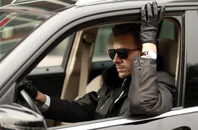 小车追尾自行车责任,轿车追尾自行车被撞