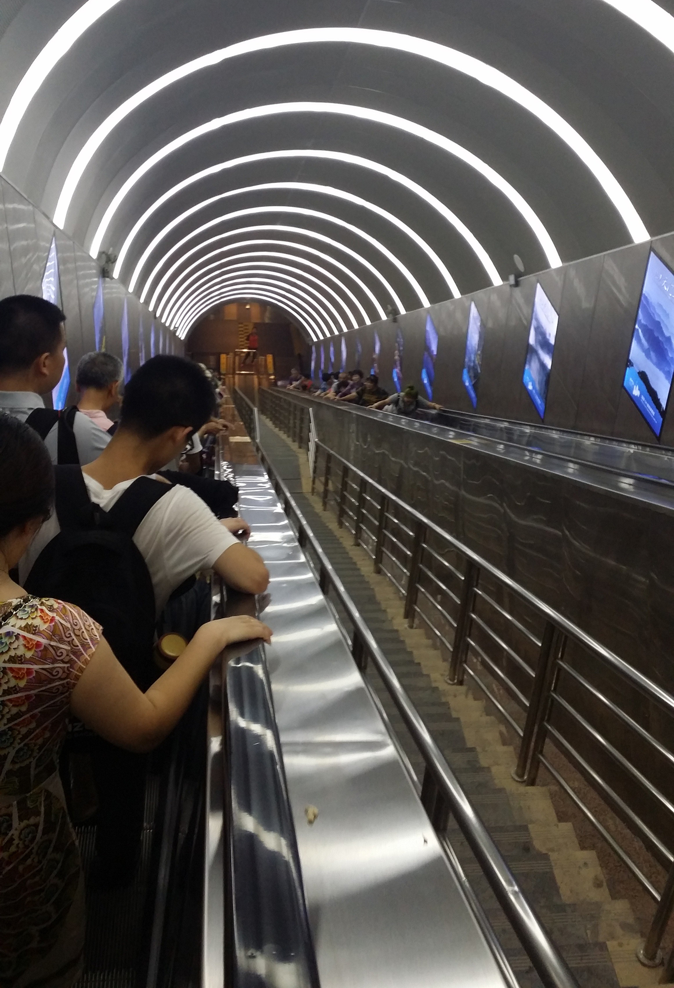 张家界天门山玻璃栈道1日游览,张家界天门山玻璃栈道三日游攻略