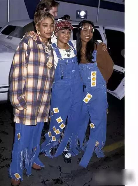 格子衬衫怎么穿不像学生,程序员白衬衣怎么搭配