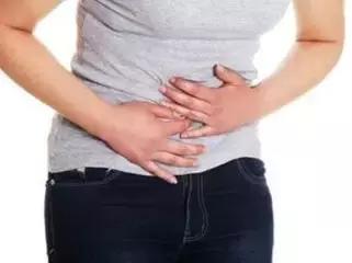 一抽一抽的疼啥情况,胚胎着床会有一抽一抽刺痛感