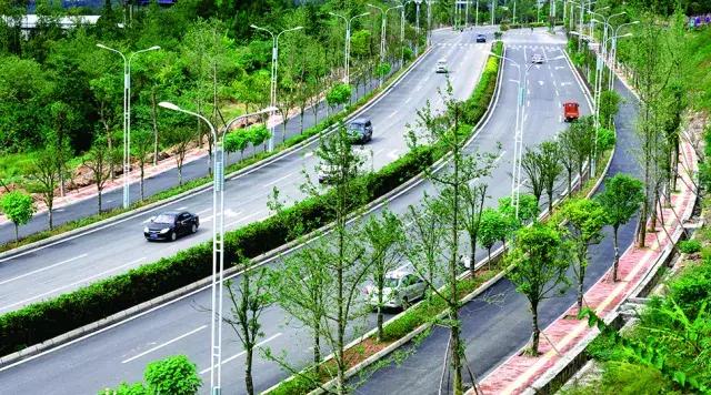 大家好,我来介绍一下恩阳“川东北综合交通新枢纽”是如何炼成的