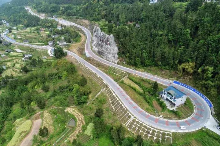 大家好,我来介绍一下恩阳“川东北综合交通新枢纽”是如何炼成的