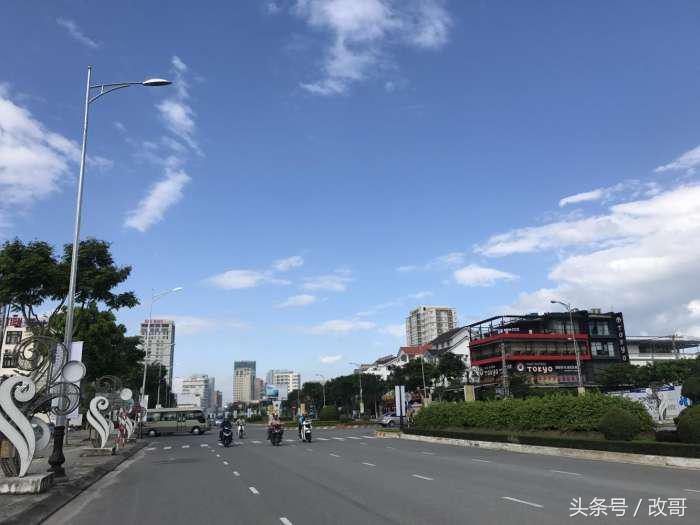 金秋十月，直飞岘港，宝华国旅邀你遇见越南最美的山海天