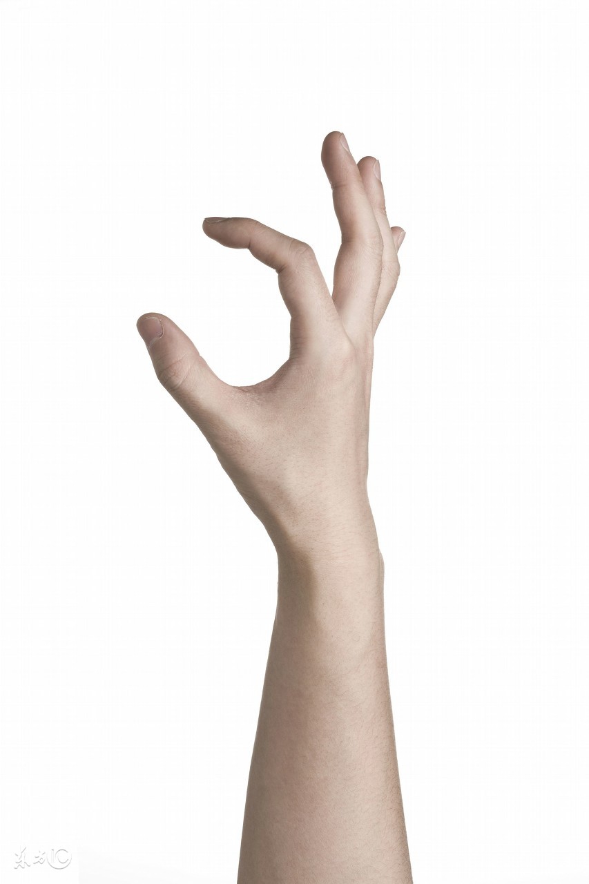 碎玻璃扎入手指,碎玻璃扎手十几天还痛怎么回事