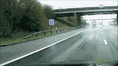 jeep自由光2.0的车有什么优缺点,两驱和四驱百公里加速多少