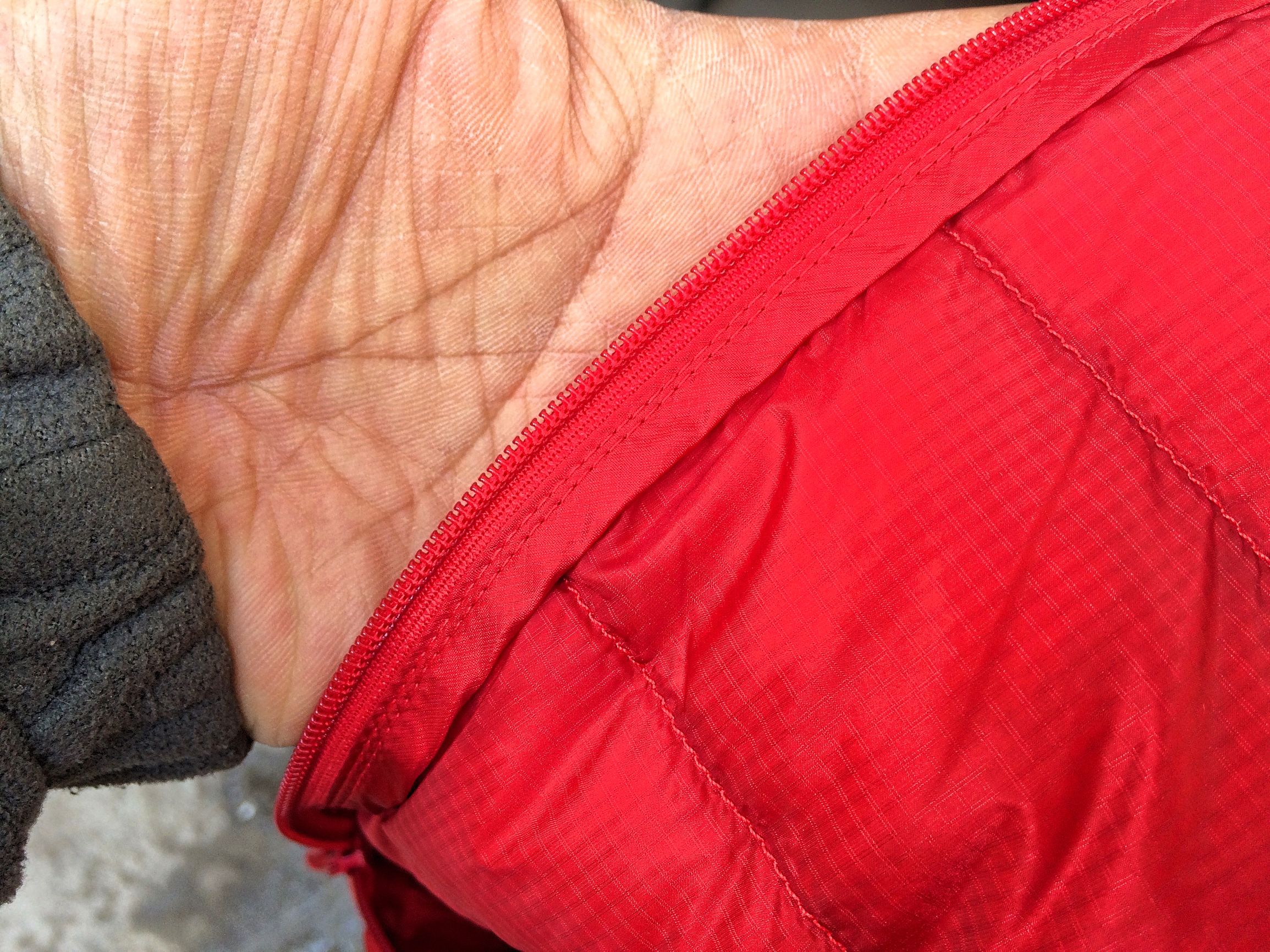 冲锋衣防水和透气指数怎么选,买的冲锋衣不防水怎么办