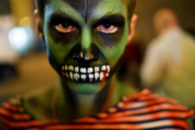 万圣节那些怪异的妆容,万圣节奇葩扮相