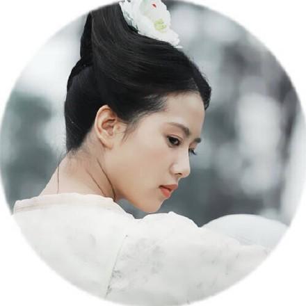 刘诗诗刘亦菲五官比较,刘诗诗刘亦菲肩膀对比