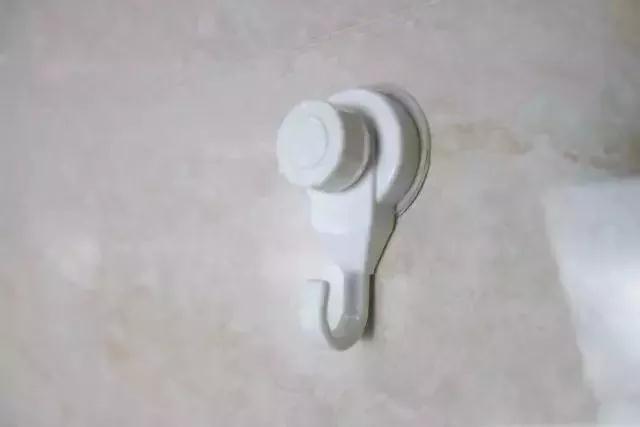 挂钩老是掉怎样让它牢固,挂钩怎么取下来不留痕迹呢