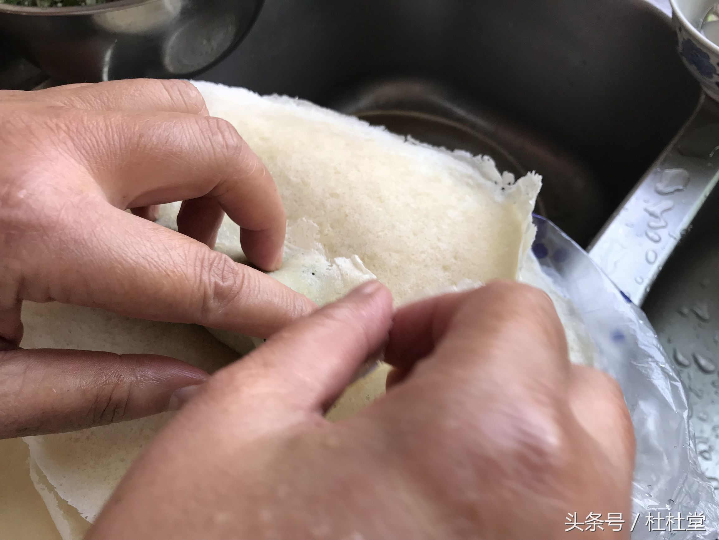 春卷怎么炸又酥又脆不容易焦,春卷怎么炸又酥又脆炸几分钟