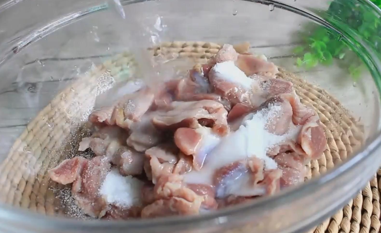 鸡心鸡肝鸡胗的凉拌家常做法,凉拌鸡胗看着就有食欲