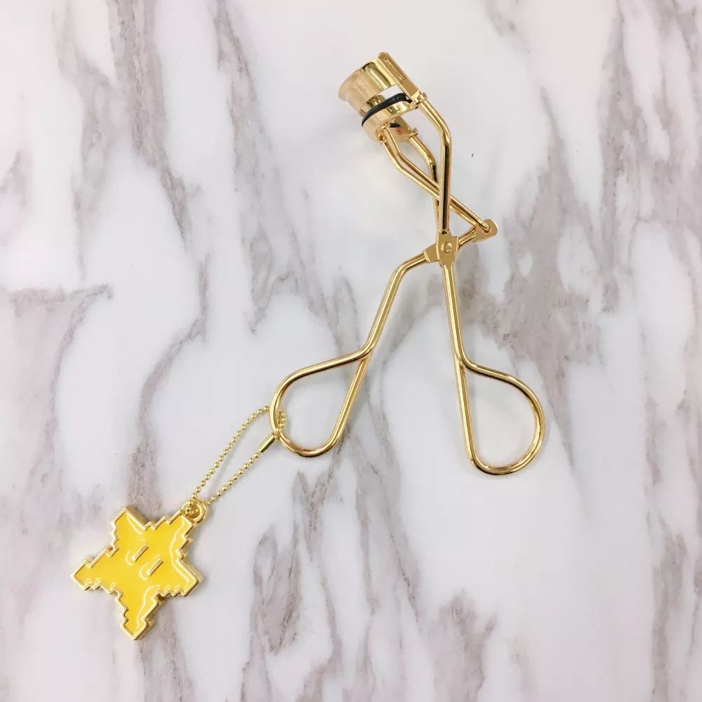 mac圣诞限定口红深唇试色,mac圣诞限定口红无滤镜试色