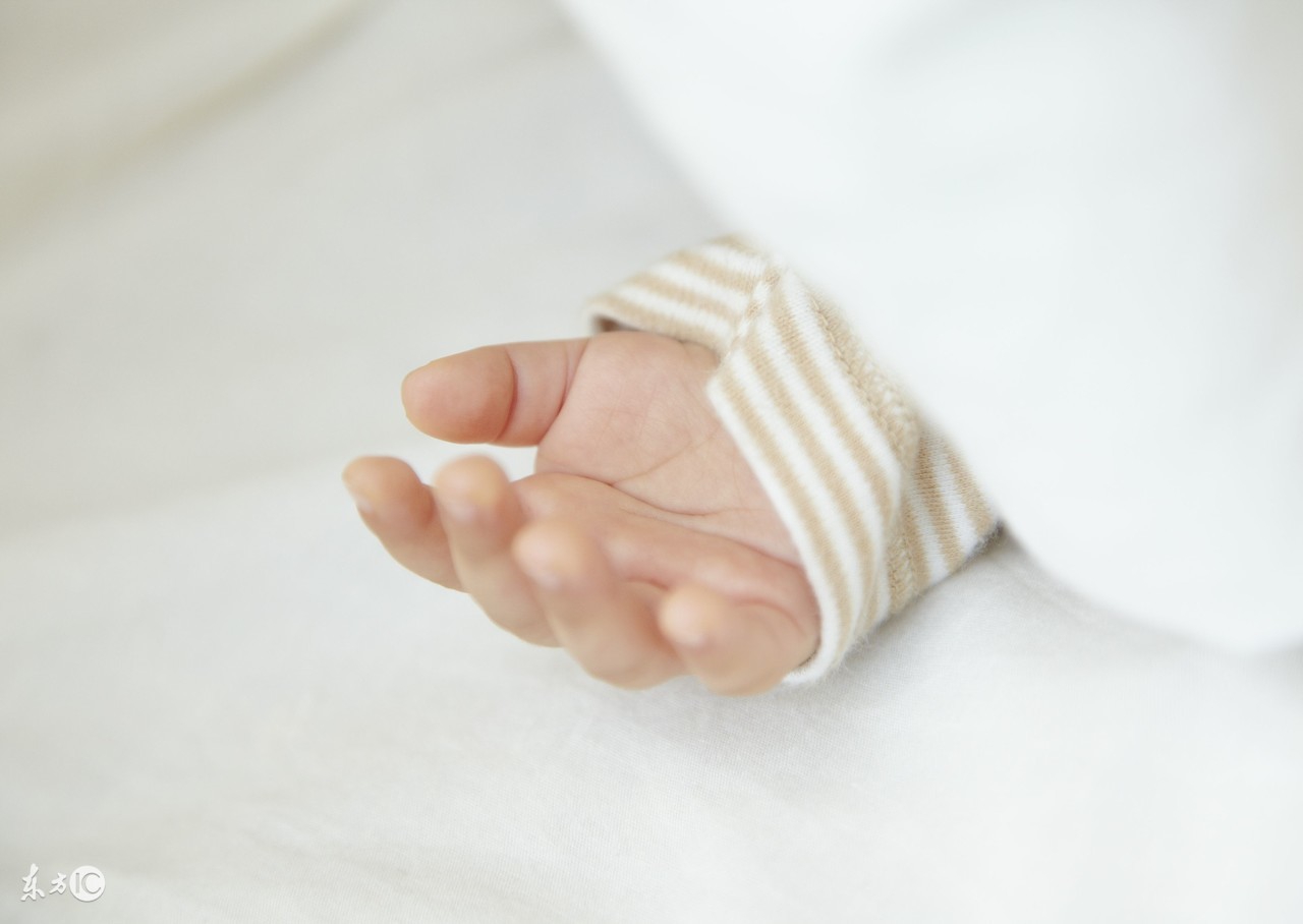 宝宝手脏怎么处理,婴儿手脏了怎么擦