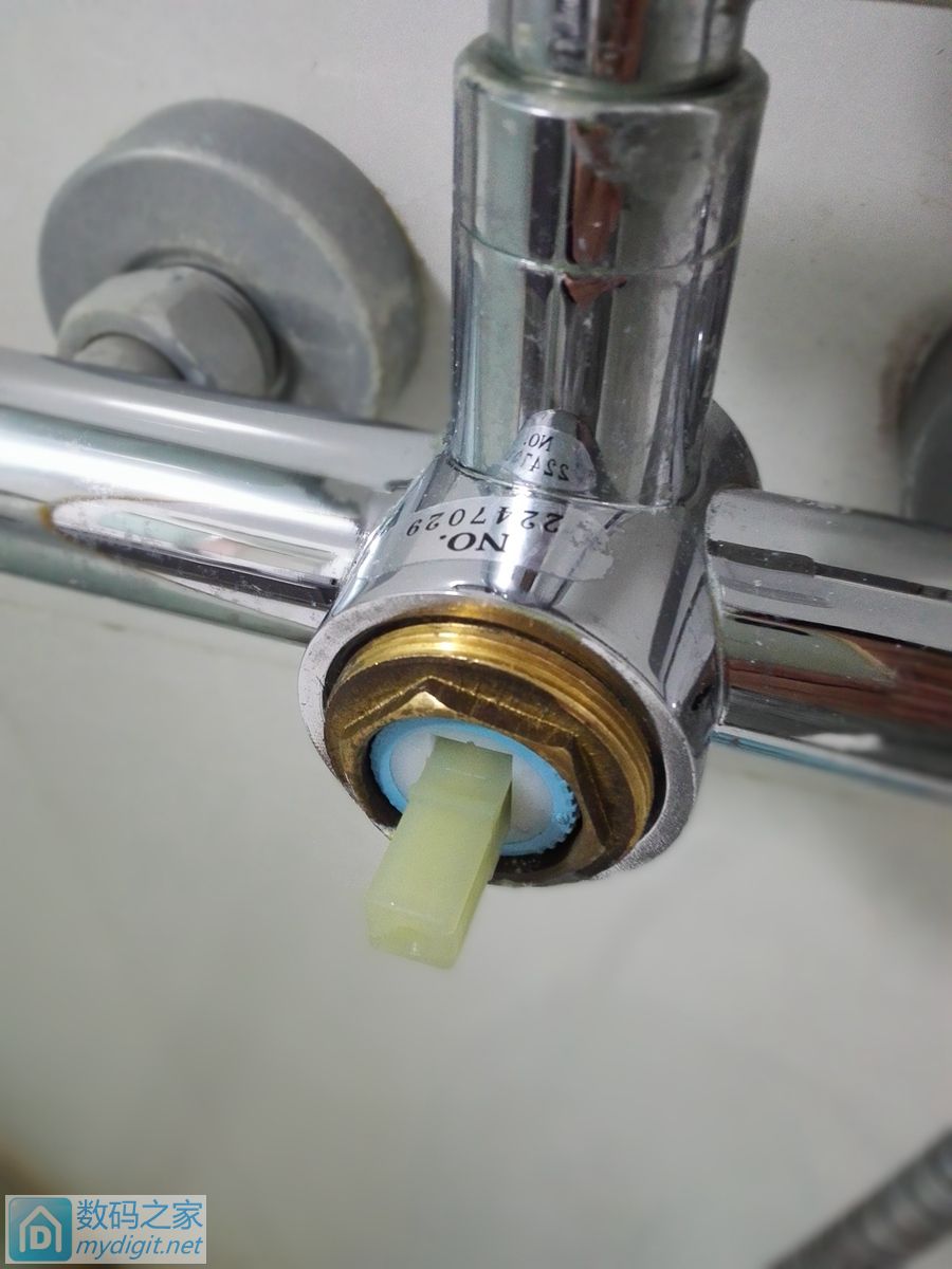 淋浴阀芯漏水怎么修视频,淋浴花洒阀芯漏水如何维修