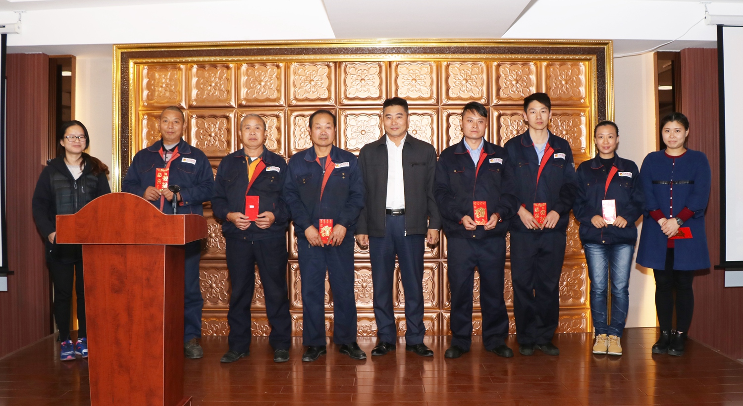 上海火炬润滑油举办10月庆祝员工生日晚会