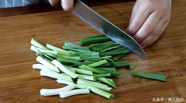 草鱼怎么做好吃教你做炖鱼,家常炸草鱼块炖鱼的做法大全