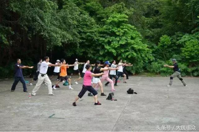 鍋ュ悍涔夎瘖杩涚ぞ鍖烘湇鍔＄兢浼楁殩浜哄績,鍋ュ悍涔夎瘖杩涚ぞ鍖烘儬姘戞湇鍔℃殩浜哄績