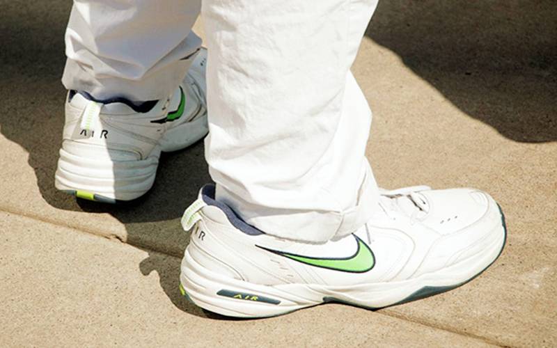 买不起特别贵的跑鞋,买不起好的鞋子