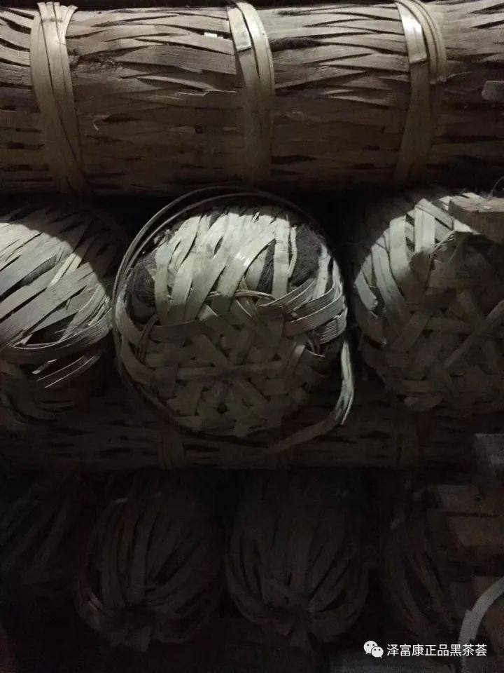 如何鉴别真假老黑茶,黑茶如何辨认品质