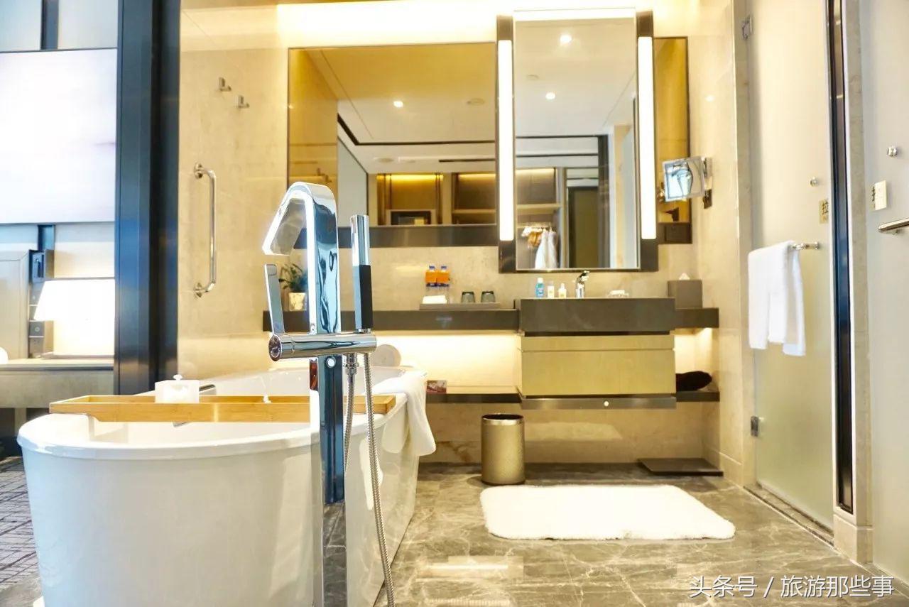 上海皇冠假日酒店是几星级酒店,上海皇冠假日度假酒店