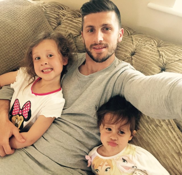 昨晚看了那么多鬼，今让全英超最帅的男模帮你洗洗眼（内有彩蛋）