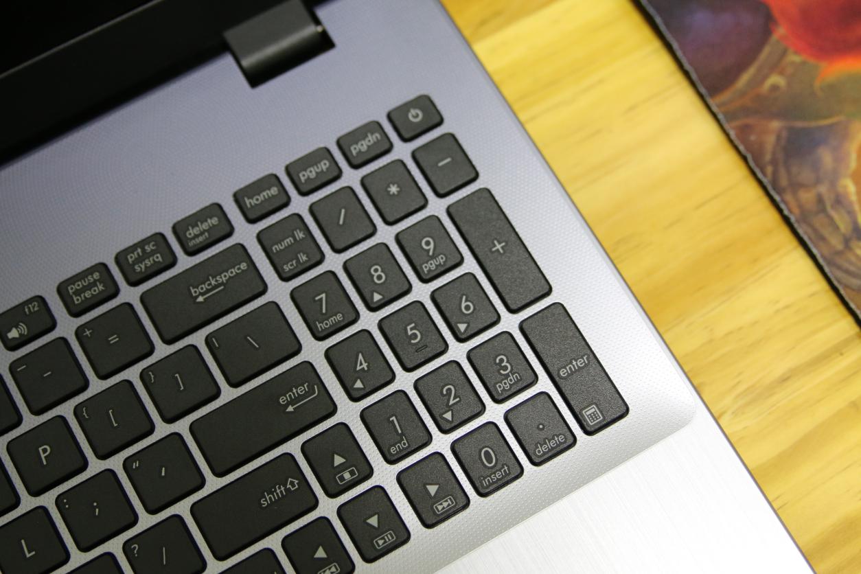 华硕fl8000u是不是8核,华硕fl8000u低配版价格