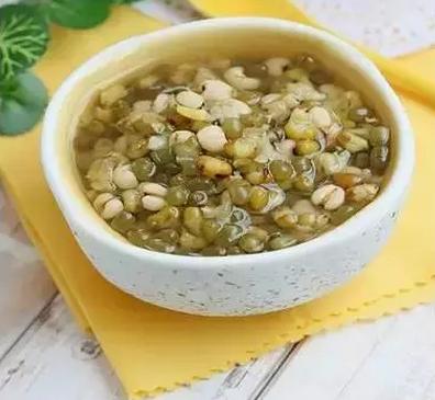 脸上的痘痘偏方中医,脸上总长痘痘怎么祛痘