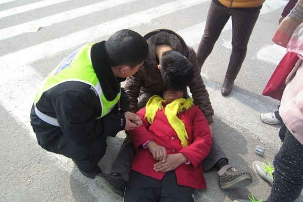 孕妇怀孕三周高烧四十度,刚刚怀孕8周发高烧要怎么保胎