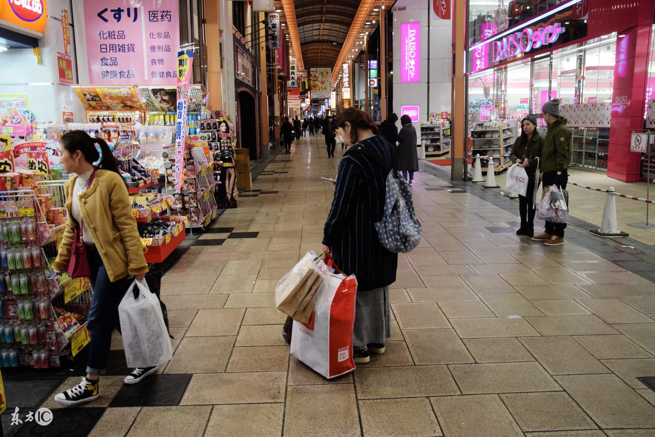 调查:夹缝中生存的“人肉代购”
