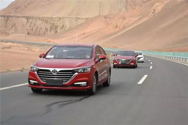 18北汽绅宝d50和x35哪个好,北汽绅宝x35二月份销量