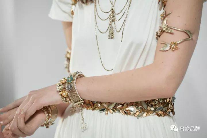 宋慧乔穿衣风格2018,宋慧乔香奈儿外套