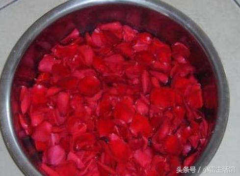 自制干玫瑰爽肤水纯天然,自制玫瑰花爽肤水用什么水
