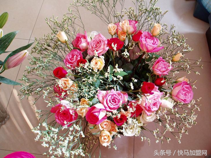 开个鲜花店创业项目有哪些,开花店的基本条件和可行性分析