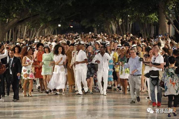 宋慧乔穿衣风格2018,宋慧乔香奈儿外套