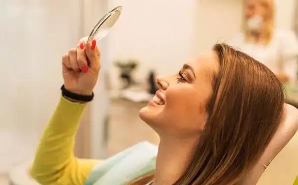 哪种牙膏去烟渍美白牙齿最有效,教你牙齿美白小窍门视频