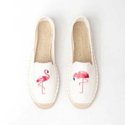 女生需要哪些基础款鞋子,女生需要哪些基础款衣服