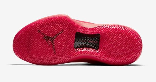 你说穿上这双球鞋如履云端，我是相信的