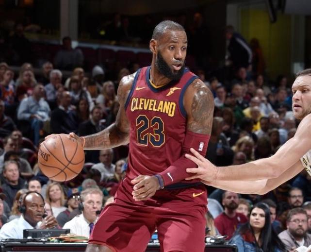 詹皇独砍32分,詹皇关键失误丢绝平球