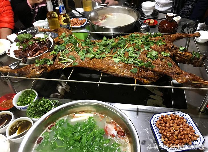 整只烤全羊需提前预定,整只烤全羊开始预定