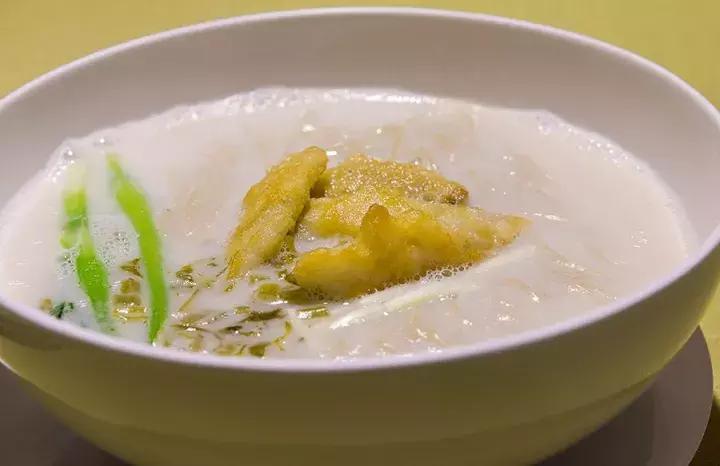 上海必吃榜第一名黄鱼面,上海50一碗的黄鱼面