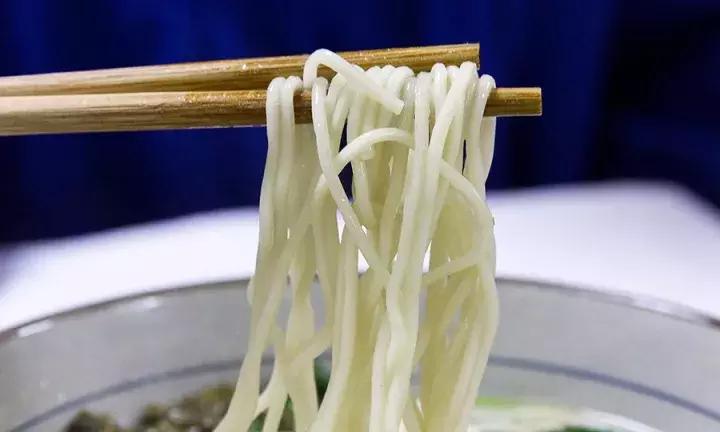 上海必吃榜第一名黄鱼面,上海50一碗的黄鱼面